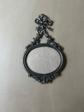 Vintage Ornate Silver Bow Hanging Picture Frame 6.5" Oval Coquette Ribbon Bow